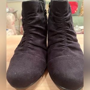 Aerosols Booties Suede Black Sz 7 Never Worn